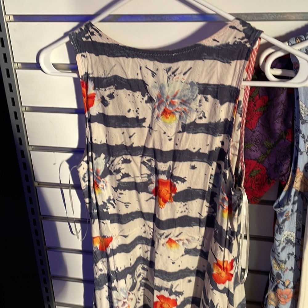 Dresses - Picture 12 of 15